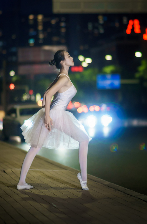 乐鱼体育-乌干达女篮在非洲锦标赛中持续突破，逐步迈上国际新高地，非洲乌干达rose