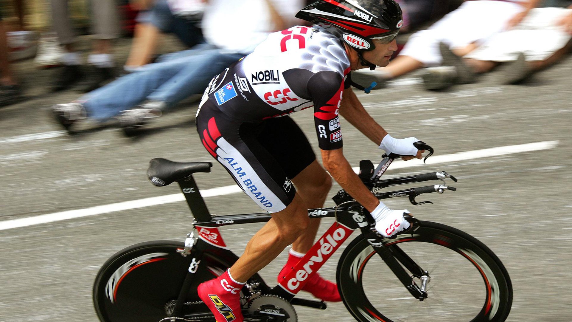 世界杯：婚礼现场准备了实时比分屏幕 新人笑称“不能让球迷朋友心里痒”